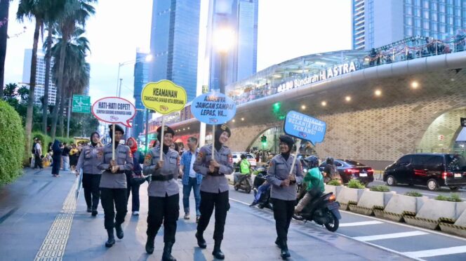 
					Polwan Jaga Jakarta, Hadirkan Rasa Aman di Pusat Keramaian Bundaran HI