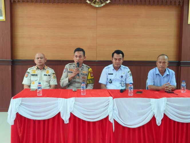 
					Jelang Tahun Baru 2026, Kelurahan Kebon Melati Gelar Rapat Koordinasi Pengamanan Wilayah