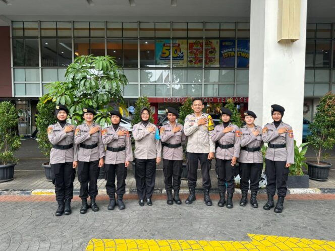 
					PJJ dan Polwan Bintara Remaja Gelar Patroli Dialogis di Thamrin City Sepanjang Nataru