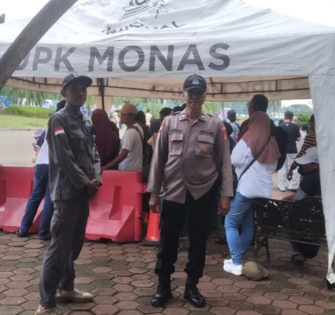 
					Polisi Pantau Keramaian Wisata Monas, Pastikan Libur Sekolah Aman dan Nyaman
