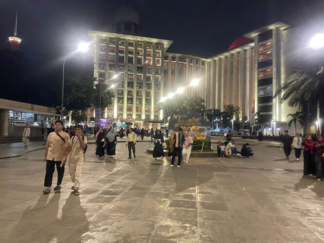 
					Polsek Sawah Besar Amankan Tabligh Akbar di Masjid Istiqlal, Ribuan Jemaah Beribadah Aman