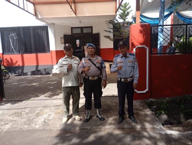 
					Pelayanan Humanis Polri, Jemaat Gereja Maranatha Tanah Tinggi Rayakan Natal dengan Aman