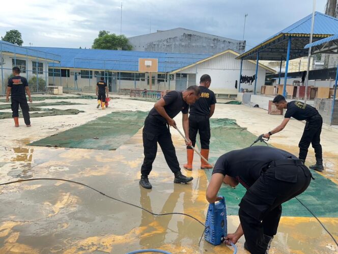 
					Polri Peduli Pendidikan, Pulihkan Fasilitas Pendidikan di SMA Negeri 1 Tanjung Pura Pascabanjir