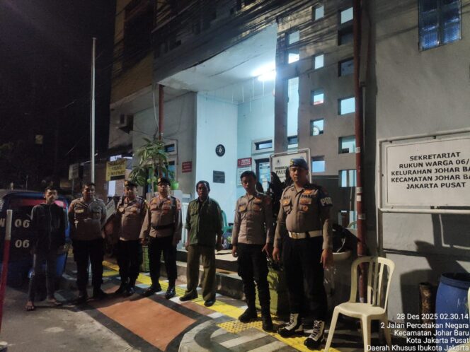 
					Patroli Cipta Kondisi Dini Hari, Polsek Johar Baru Antisipasi Guantibmas Libur Nataru