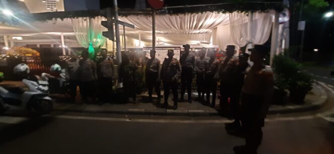 
					Patroli Bersama Jelang Tahun Baru, Tiga Pilar Menteng Amankan Pospam Nataru Gereja Paulus