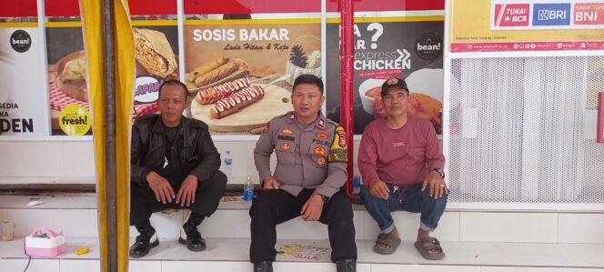 
					Bhabinkamtibmas Kebon Kacang Lakukan Patroli dan Sambang Ketua RT Jelang Tahun Baru untuk Cegah Gangguan Kamtibmas