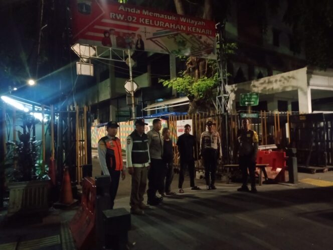
					Ciptakan Rasa Aman Nataru, Tiga Pilar Senen Gelar Patroli Kamtibmas Hingga Dini Hari