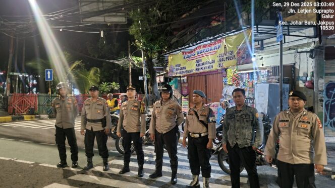 
					Dini Hari, Polisi Gelar Patroli Cipta Kondisi di Johar Baru Antisipasi Guantibmas
