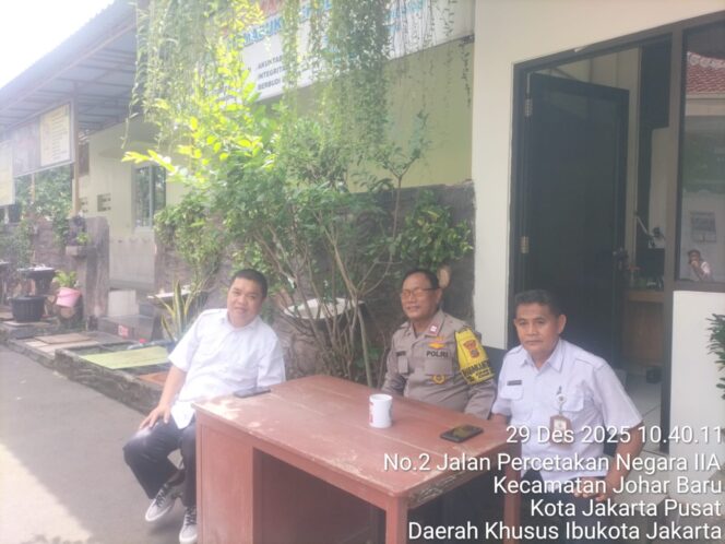 
					Liburan Sekolah dan Nataru, Polisi Lakukan Sambang dan Cooling System di SMK Negeri 14 Jakarta
