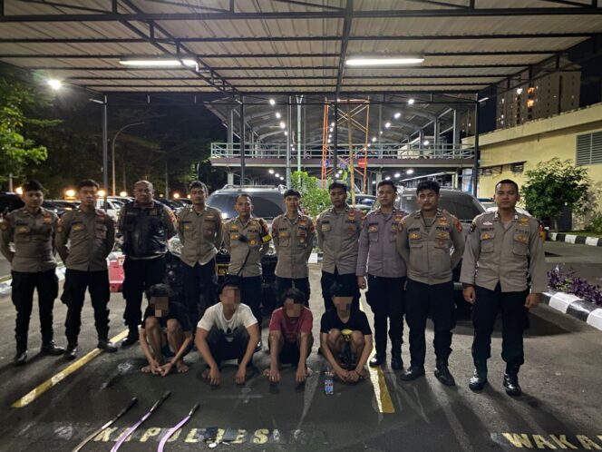 
					Tawuran Nyaris Pecah di Kemayoran, Patroli Presisi Ringkus 4 Remaja Bersenjata Tajam