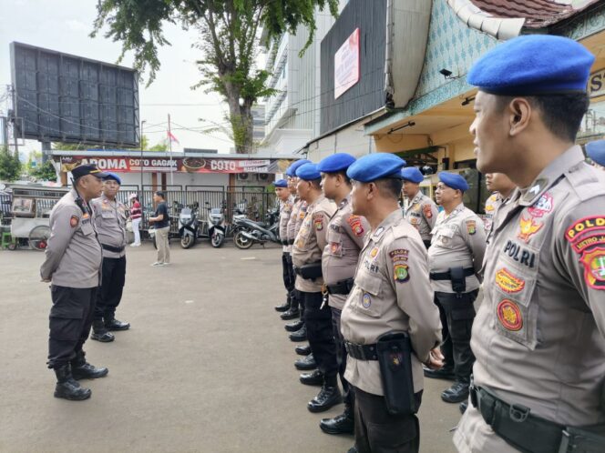
					5 Perwira Polsek Sawah Besar Pimpin Apel Pengamanan Rencana Unjuk Rasa Federasi Serikat Buruh Indonesia di Gambir