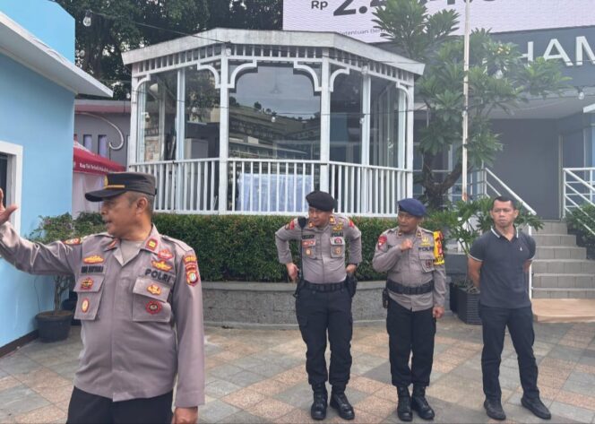 
					Bersama Jelang Tahun Baru, 55 Personel Gabungan Siaga di Pospam Nataru Bundaran HI