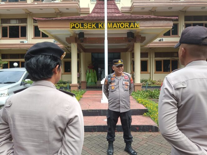 
					Wakapolsek Kemayoran Cek Kesiapan Baja BKO untuk Pelayanan dan Penjagaan