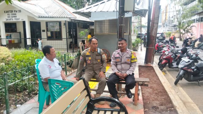 
					Patroli Humanis Perkuat Sinergi Keamanan Lingkungan di RW 06 Cideng
