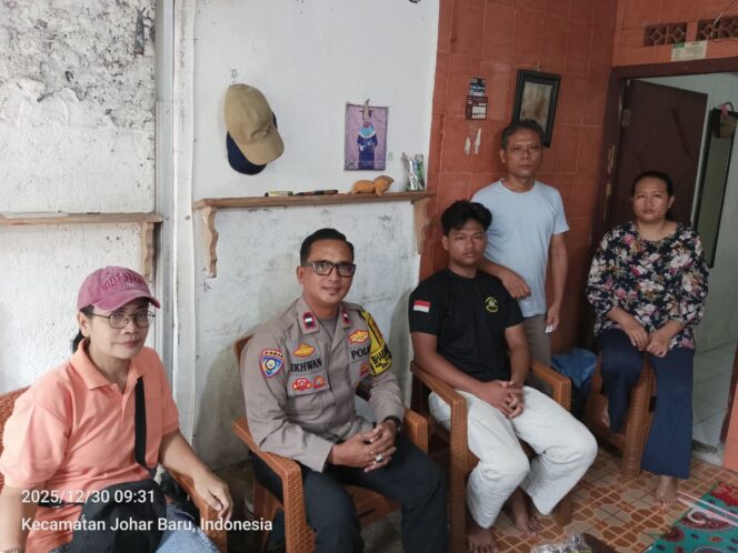 
					Wujud Empati dan Kepedulian, Bhabinkamtibmas Sambangi Korban Kejahatan di Kampung Rawa,