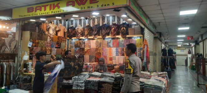 
					Bhabinkamtibmas Sambangi Pelaku Usaha di Mall Thamrin City, Sampaikan Imbauan Kamtibmas Selama Libur Nataru
