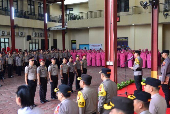 
					192 Personel Polres Metro Jakarta Pusat Naik Pangkat, Kapolres Tekankan Peningkatan Profesionalisme