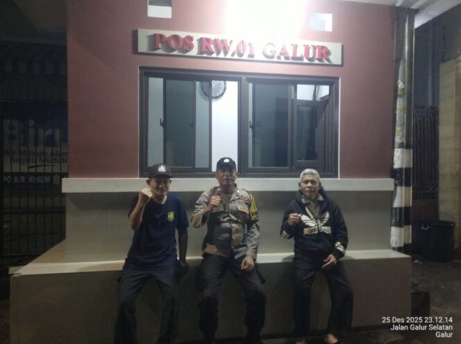 
					Patroli Humanis Polisi Warnai Aktivitas Pos Kamling RW 01 Galur