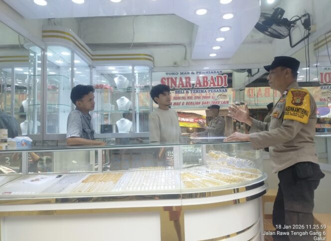 
					Polisi Sambangi Pedagang Emas di Galur, Perkuat Cooling System dan Deteksi Dini Kamtibmas
