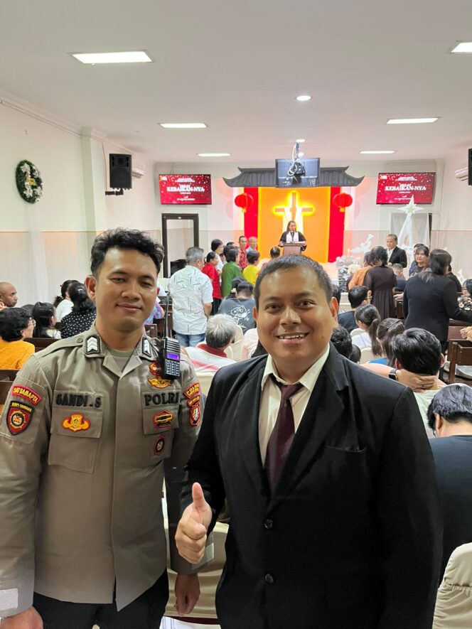 
					Unit Samapta Kawal Ibadah Tutup Tahun di Gereja Kristus Taruna Sawah Besar