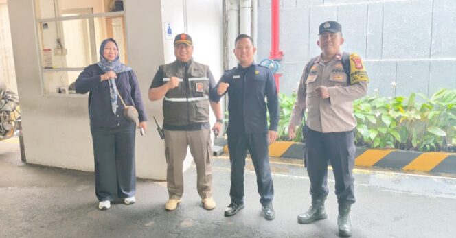 
					Sinergi Tiga Pilar Gondangdia Patroli Dialogis di Jalan Cik Ditiro, Perkuat Keamanan Jelang Malam Tahun Baru