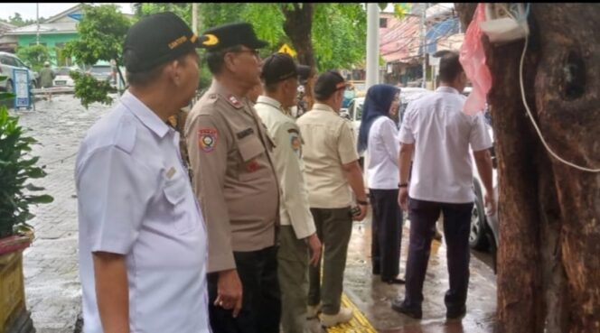 
					Kapolres Metro Jakpus Pastikan Pengamanan Kunjungan Wamendag di Pasar Johar Baru Berjalan Aman