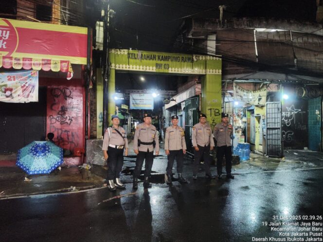 
					Jelang Malam Tahun Baru, Polsek Johar Baru Gelar Patroli Cipta Kondisi Antisipasi Guantibmas