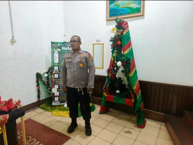 
					Polsek Metro Tanah Abanb Hadirkan Rasa Aman Saat Ibadah Tutup Tahun di GKI Mess Cendrawasih