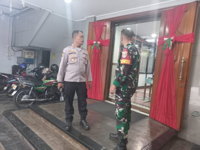 
					Polri Amankan Ibadah Natal Awal Tahun di GPdI Jemaat Shoshinim Tanah Abang