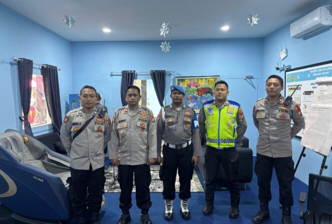 
					Provost Polres Metro Jakarta Pusat Cek Kesiapsiagaan Pospam Nataru Bundaran HI