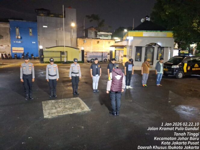 
					Polsek Johar Baru Gelar Apel Patroli Cipta Kondisi Antisipasi Guantibmas Dini Hari