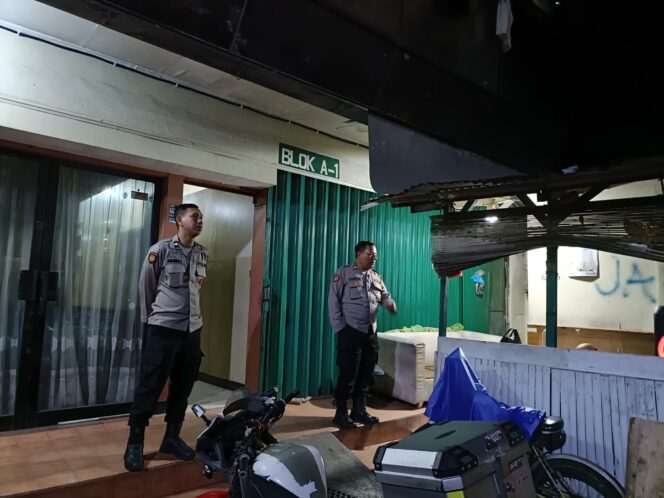
					Polisi Respon Cepat Laporan 110, Petasan di Mangga Dua Ditertibkan