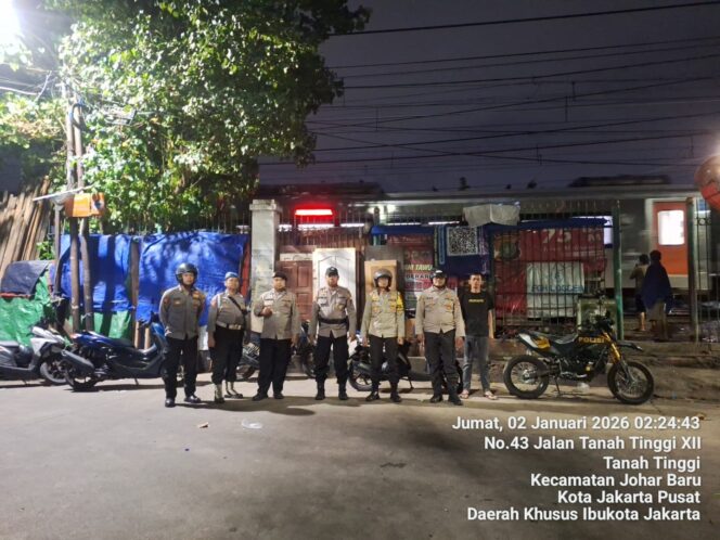 
					Patroli Cipta Kondisi Dini Hari, Polisi Jaga Kondusivitas Wilayah Johar Baru