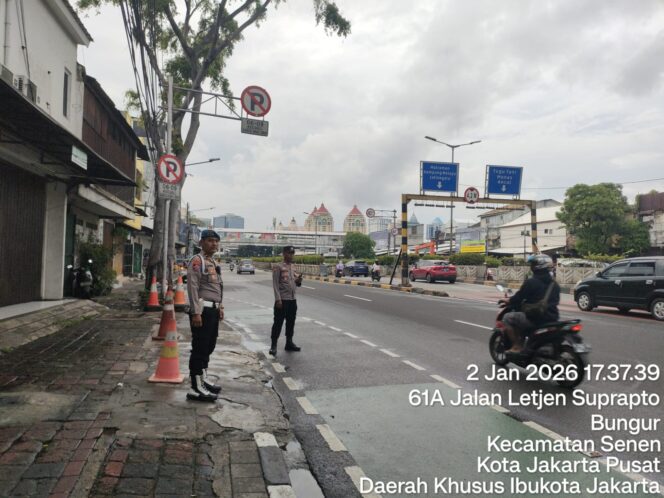 
					Antisipasi Kepadatan Sore, Polisi Lakukan Pengaturan Lalu Lintas di Underpass Tanah Tinggi