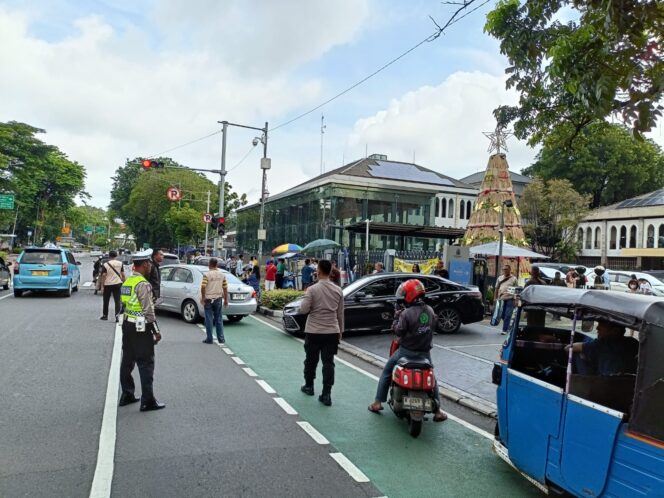 
					Pengamanan Polsek Sawah Besar Giat Misa Tahun Baru 2026 di Katedral” Berlangsung Aman