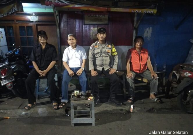 
					Polisi Hadir Saat Warga Terjaga, Poskamling Galur Jadi Garda Keamanan Lingkungan