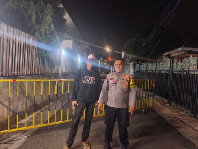 
					Bhabinkamtibmas Kelurahan Bendungan Hilir Sambangi Pos Kamling RW 05, Ajak Warga Perkuat Keamanan Lingkungan