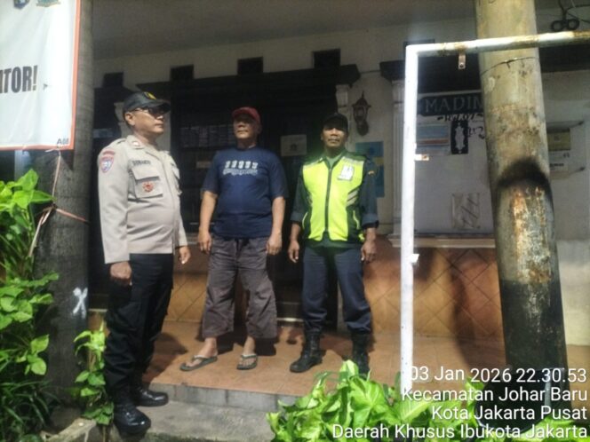 
					Patroli Dialogis Tengah Malam, Polisi dan Warga RW 07 Johar Baru Perkuat Benteng Keamanan Lingkungan