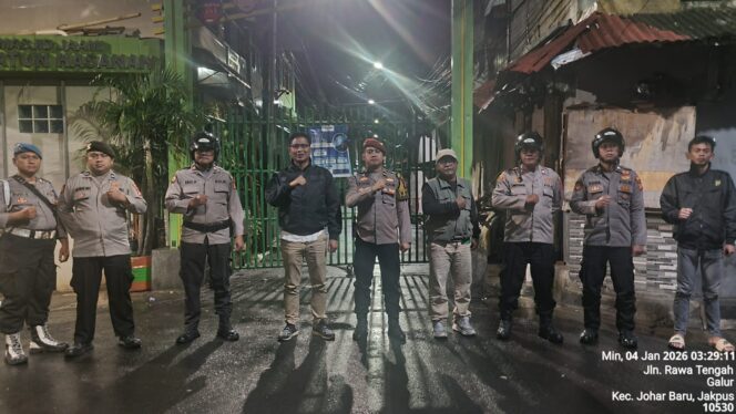 
					Hadir di Tengah Malam, Polsek Johar Baru Gelar Patroli Cipta Kondisi Antisipasi Guantibmas