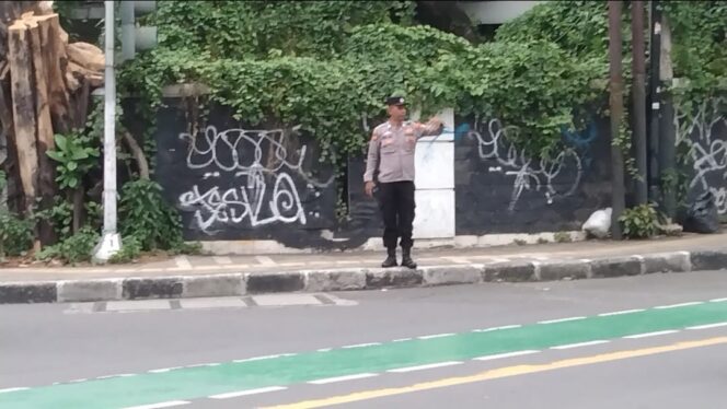 
					Kapolsubsektor Latuharhari Siaga Pagi, Lalin Diponegoro Menteng Terkendali