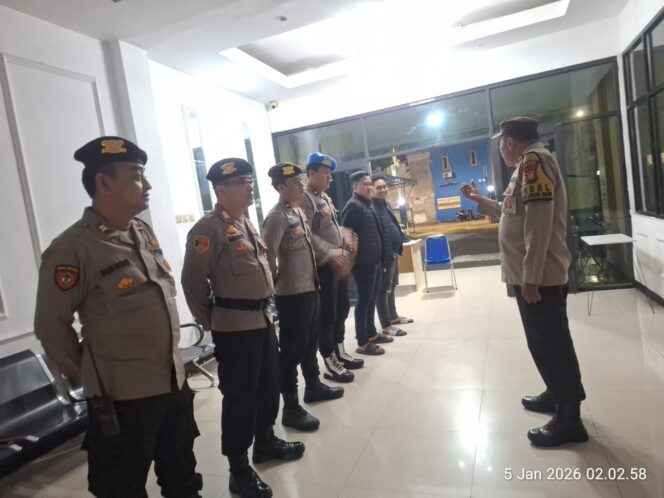 
					Antisipasi Gangguan Kamtibmas Dini Hari, Polsek Johar Baru Gelar Apel Patroli Cipta Kondisi