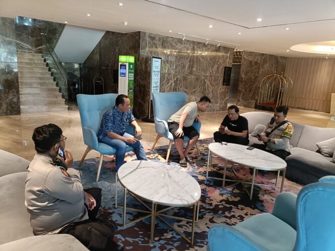 
					Layanan 110 Bergerak Cepat, Polisi Cek Pengaduan Warga di Hotel Orchard