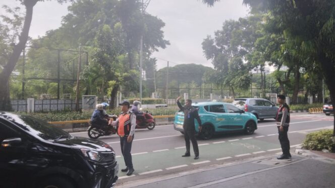 
					Pulang Kerja lancar” Dengan Pelayanan Sore Polri Pengaturan lalulintas Di Jalan Raya