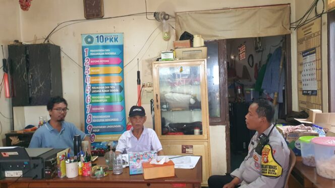 
					Ngobrol Kamtibmas di Pasar Baru, Polisi Ajak Warga Waspada