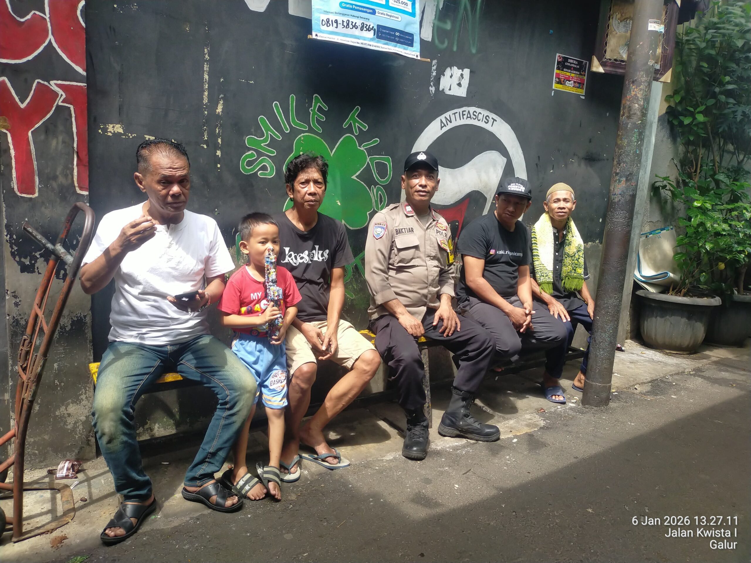 Perkuat Sinergi dengan Warga, Polisi Lakukan Sambang dan Cooling System di RW 04 Galur