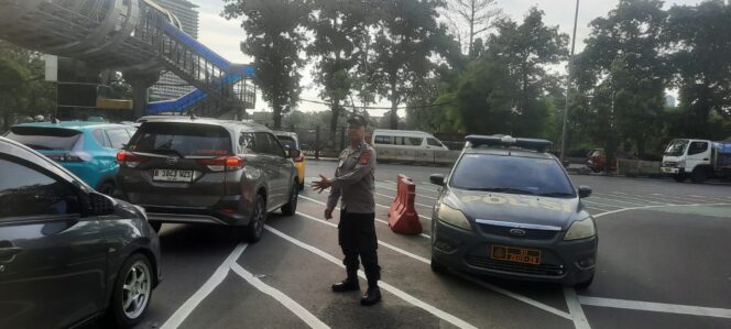 
					Polsek Metro Tanah Abang Gelar Strong Point Pagi Hari di Pertigaan Karet Pasar Baru V