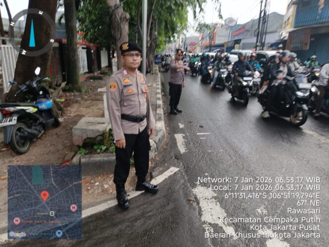 
					Pelayanan Pagi Personil Polsek Johar Baru, Pengaturan Lalin di 7 Titik Strategis Demi Kelancaran Aktivitas Warga