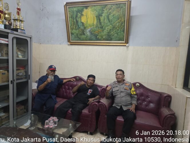 
					Dari Balai Warga hingga Pos Kamling, Polisi dan Masyarakat Galur Perkuat Benteng Keamanan Lingkungan