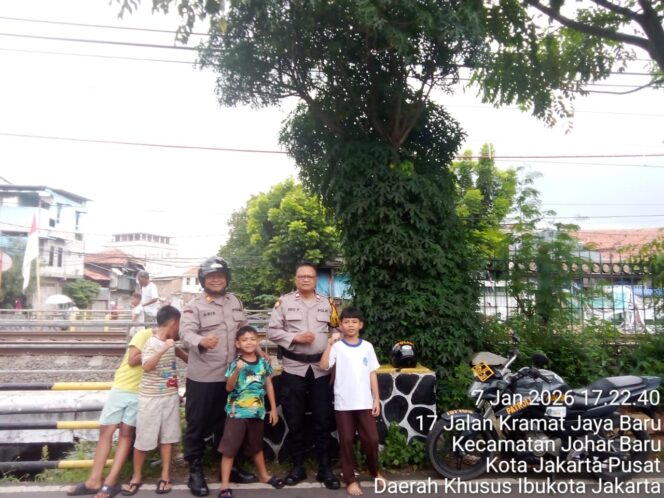 
					Jelang Sore Hari, Polisi Perketat Pengawasan di Perbatasan Johar Baru–Paseban