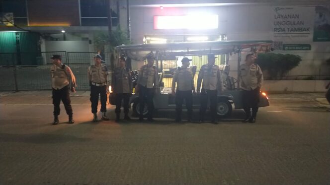 
					Dinihari Patroli Cipkon Menteng Jaga Perbatasan Manggarai–Tambak Tetap Kondusif